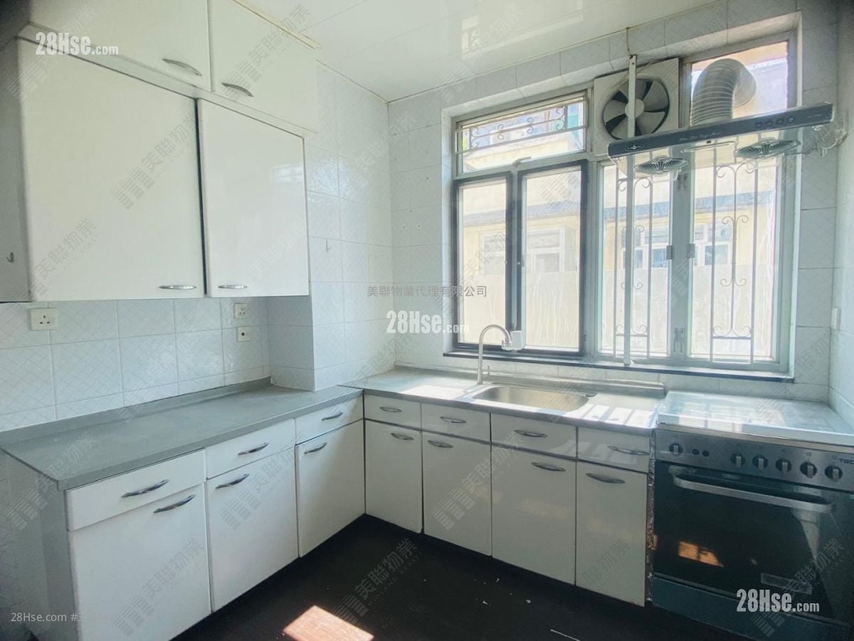 何文田街29-31号 售盘 3 房 1,496 平方尺