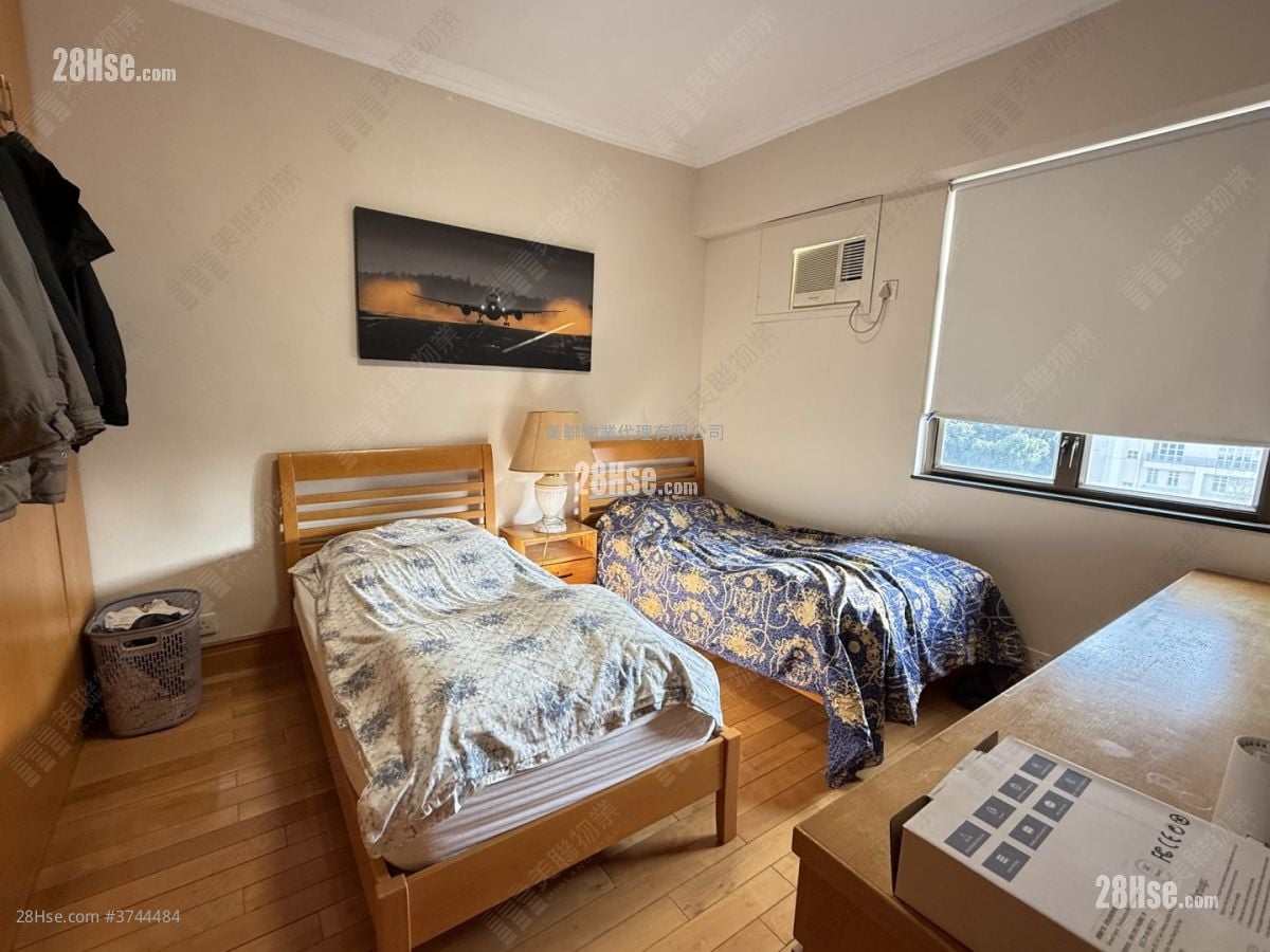 Harrison Court Sell 3 Bedrooms 1,324 ft²