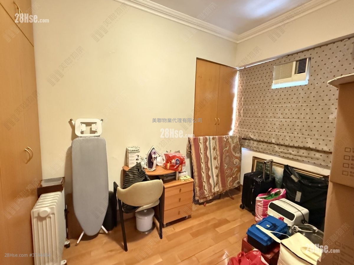 Harrison Court Sell 3 Bedrooms 1,324 ft²