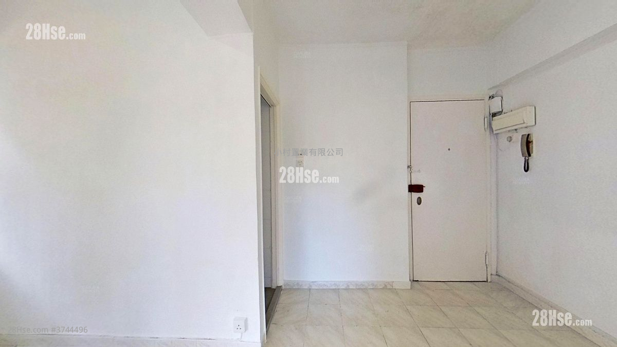 廳: 新村街50-50A號 租盤 2 房 , 1 浴室 380 平方呎