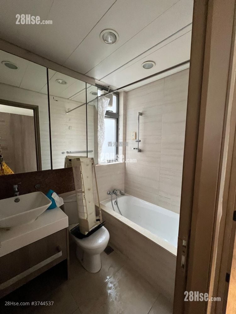 Heya Star Sell 3 Bedrooms , 2 Bathrooms 730 ft²