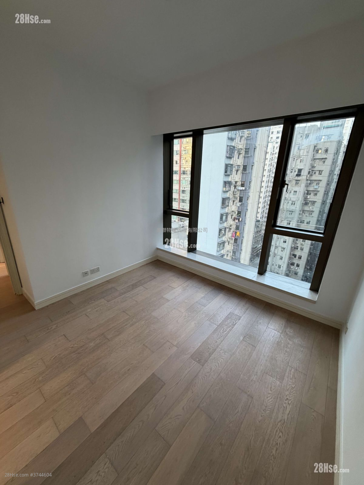 Kensington Hill 售盘 3 房 , 1 浴室 865 平方尺