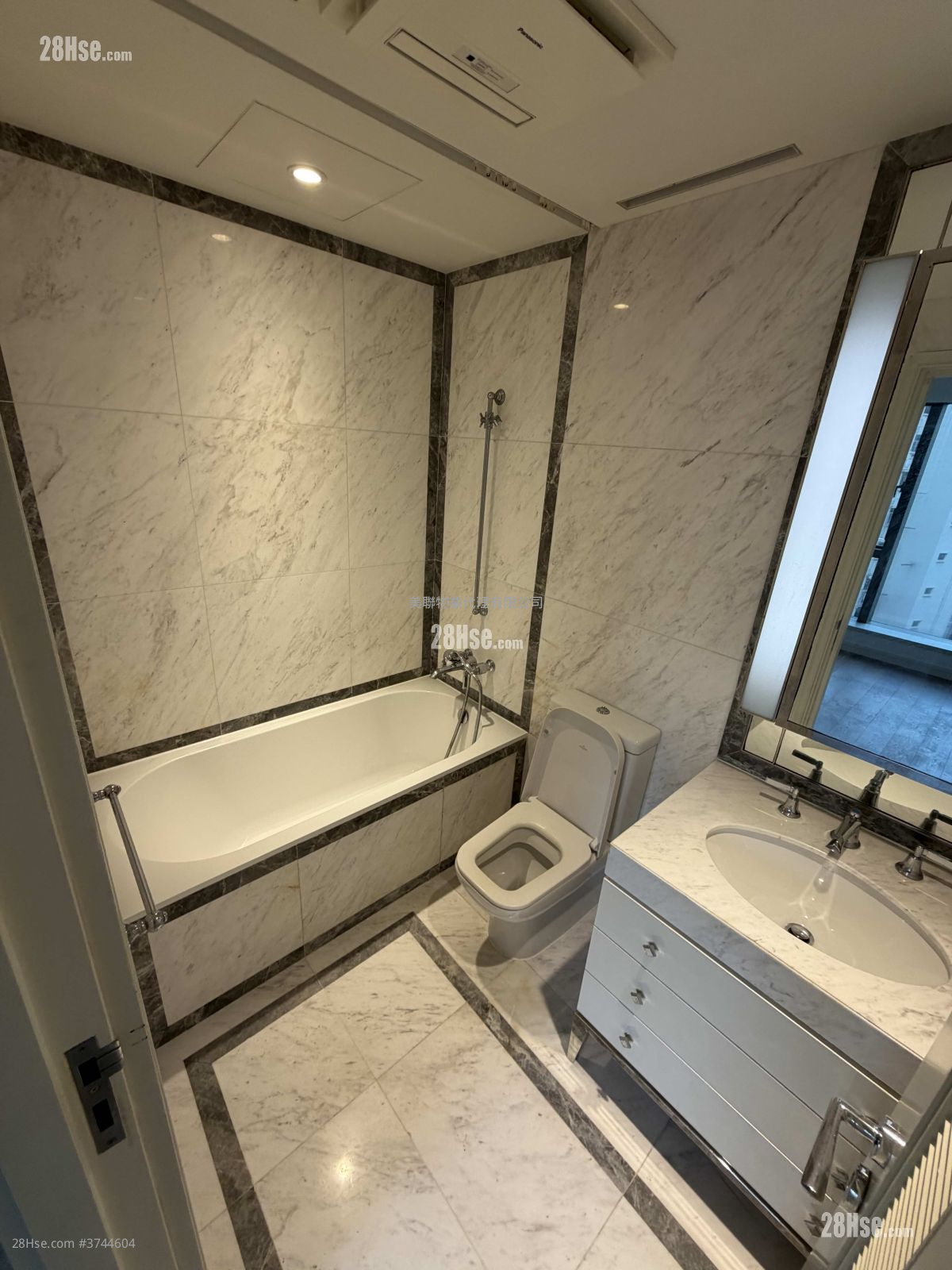 Kensington Hill 售盘 3 房 , 1 浴室 865 平方尺