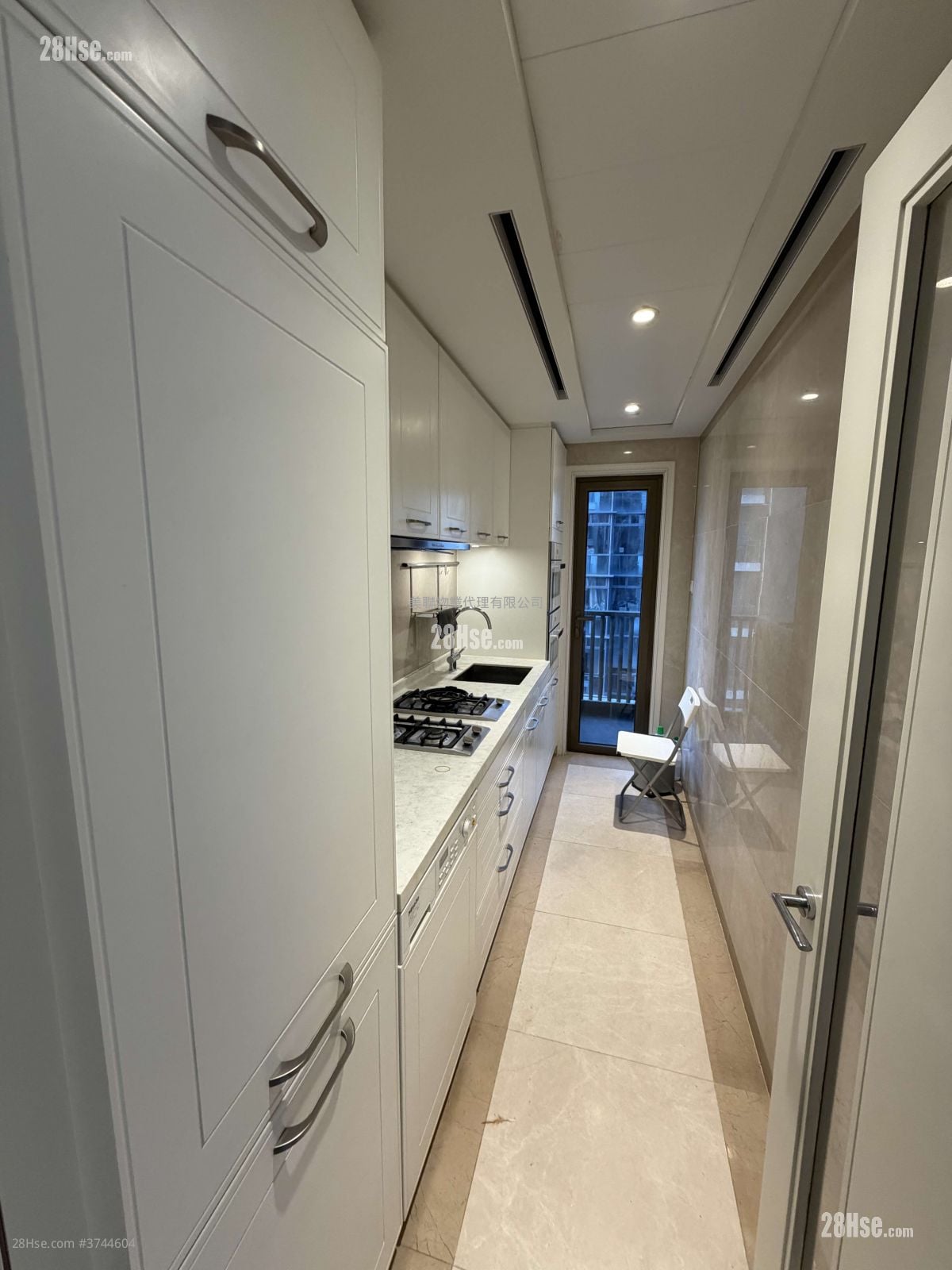 Kensington Hill 售盘 3 房 , 1 浴室 865 平方尺