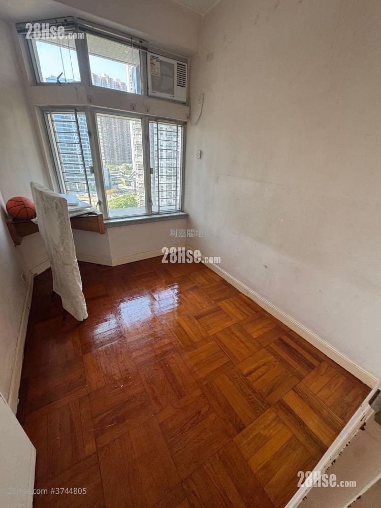 嘉湖山庄 售盘 3 房 , 2 浴室 635 平方尺