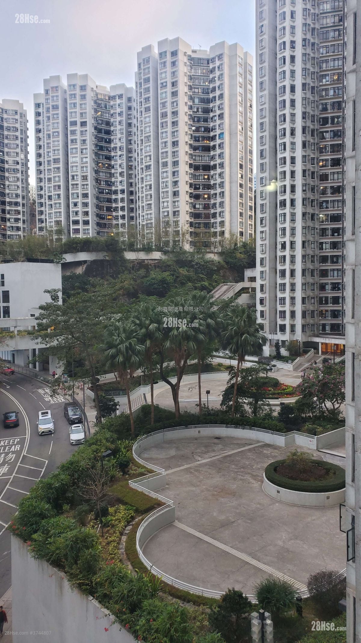 Kornhill Sell 2 Bedrooms , 1 Bathroom 480 ft²