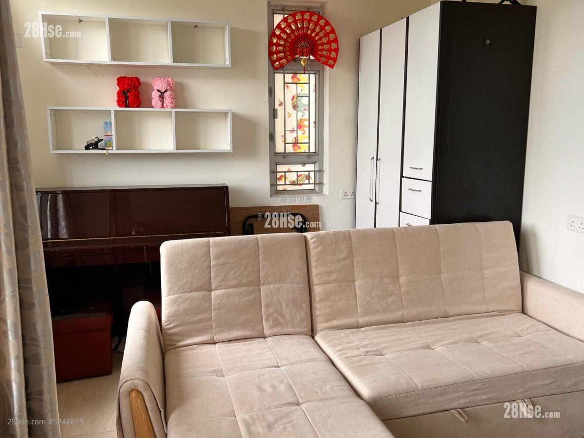 Ping Yan Court Sell 2 Bedrooms , 1 Bathroom 447 ft²