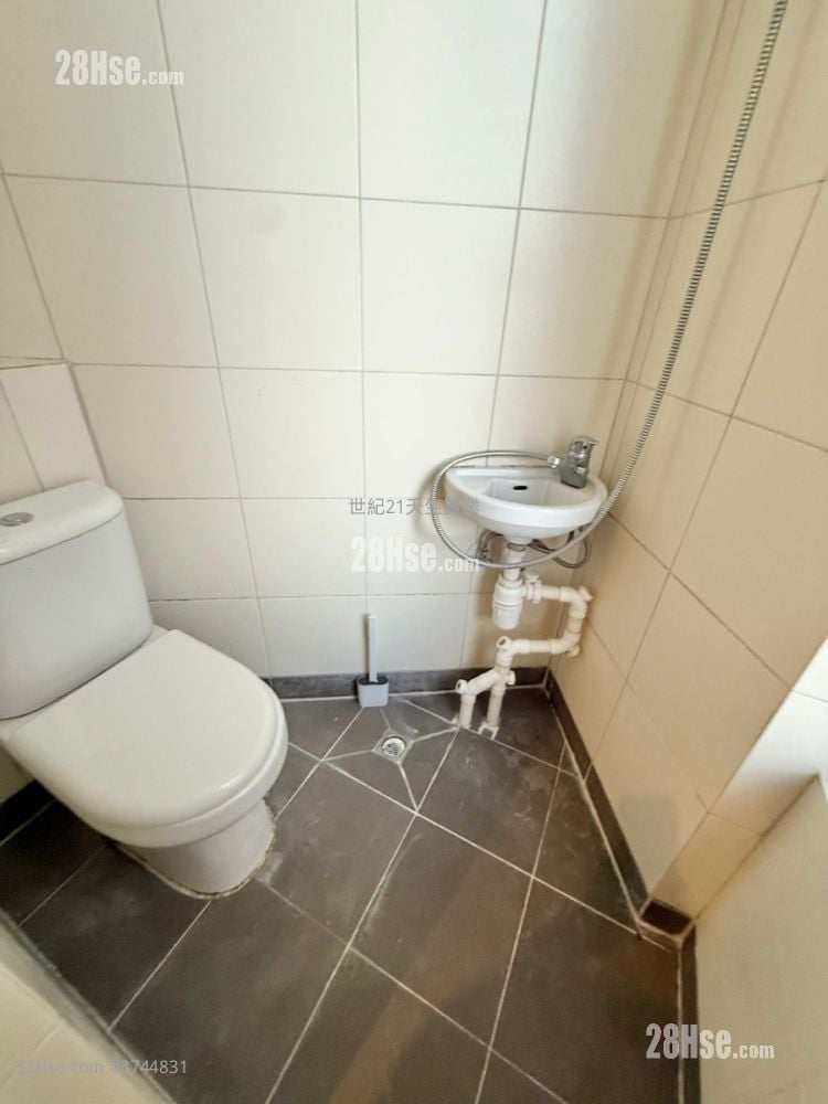 满名山 售盘 4 房 , 3 浴室 976 平方尺