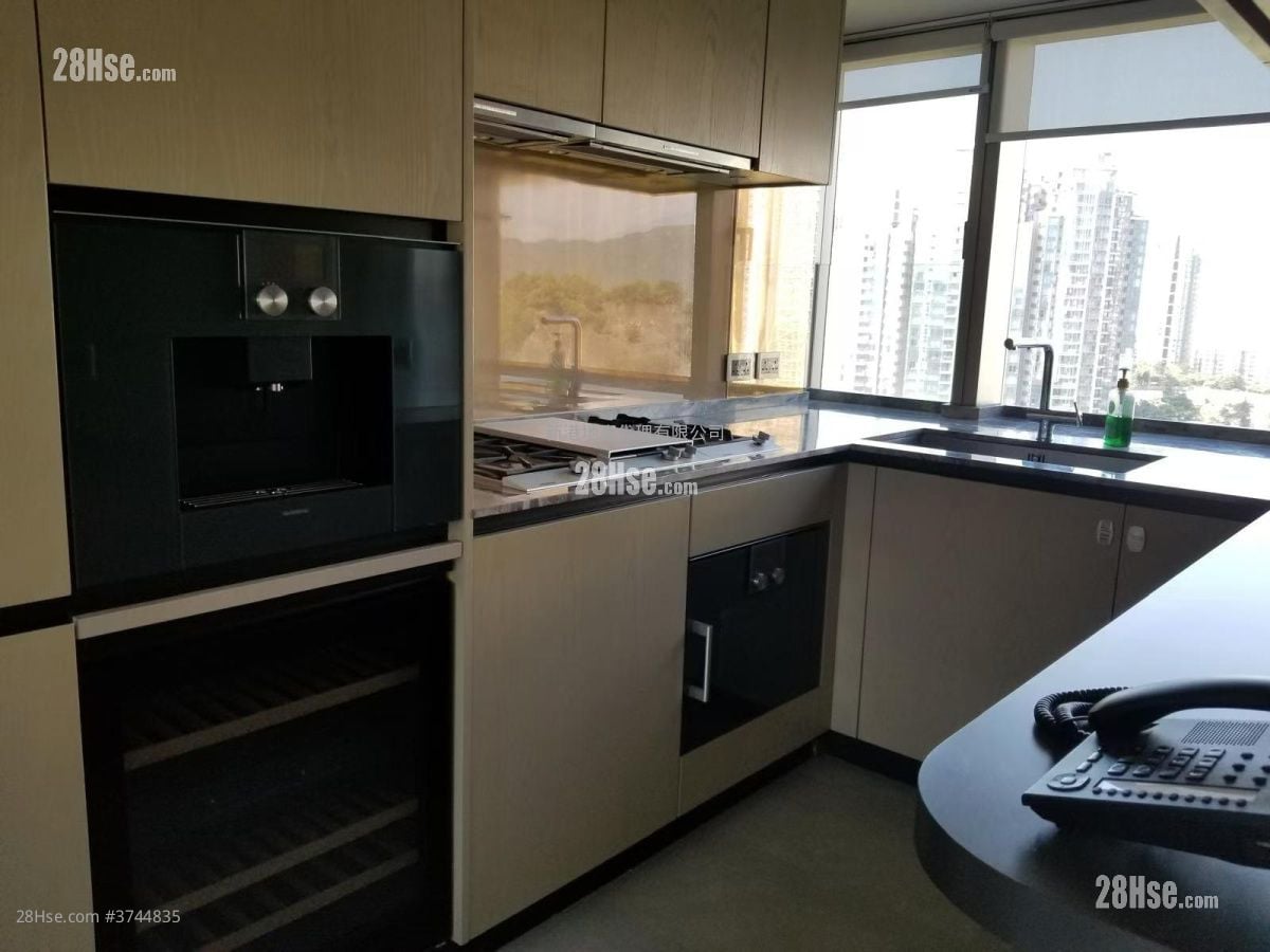 Homantin Hillside Sell 3 Bedrooms , 2 Bathrooms 1,002 ft²