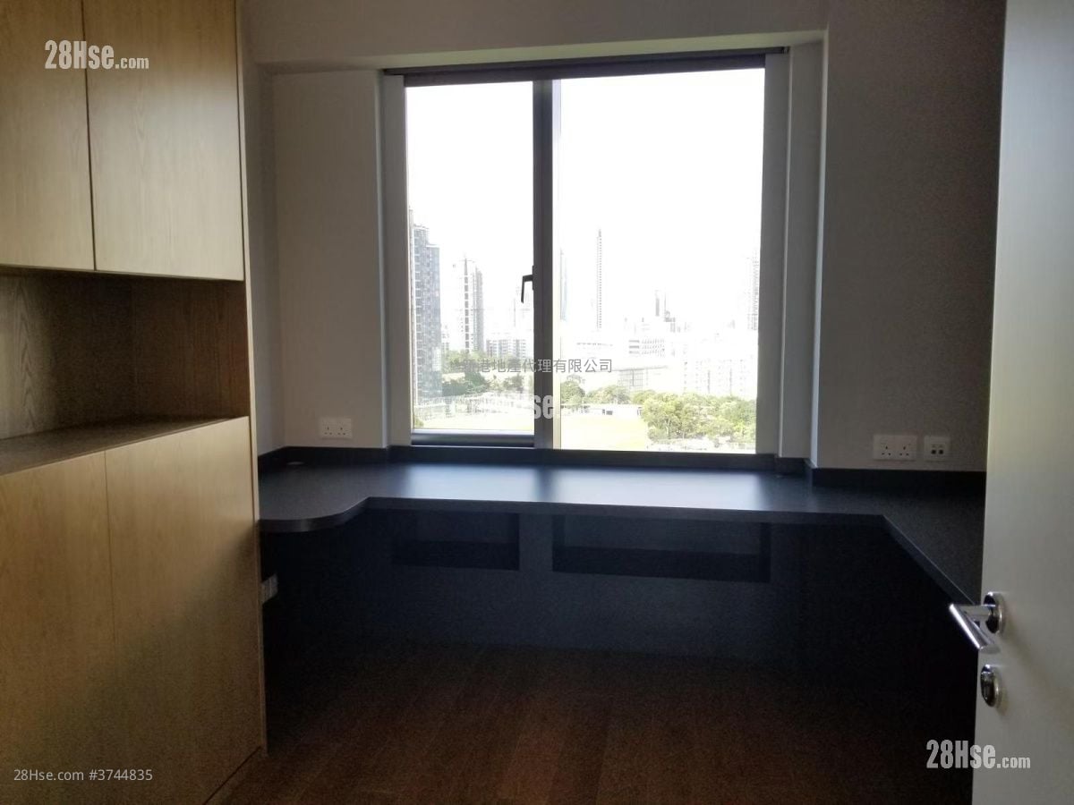 Homantin Hillside Sell 3 Bedrooms , 2 Bathrooms 1,002 ft²