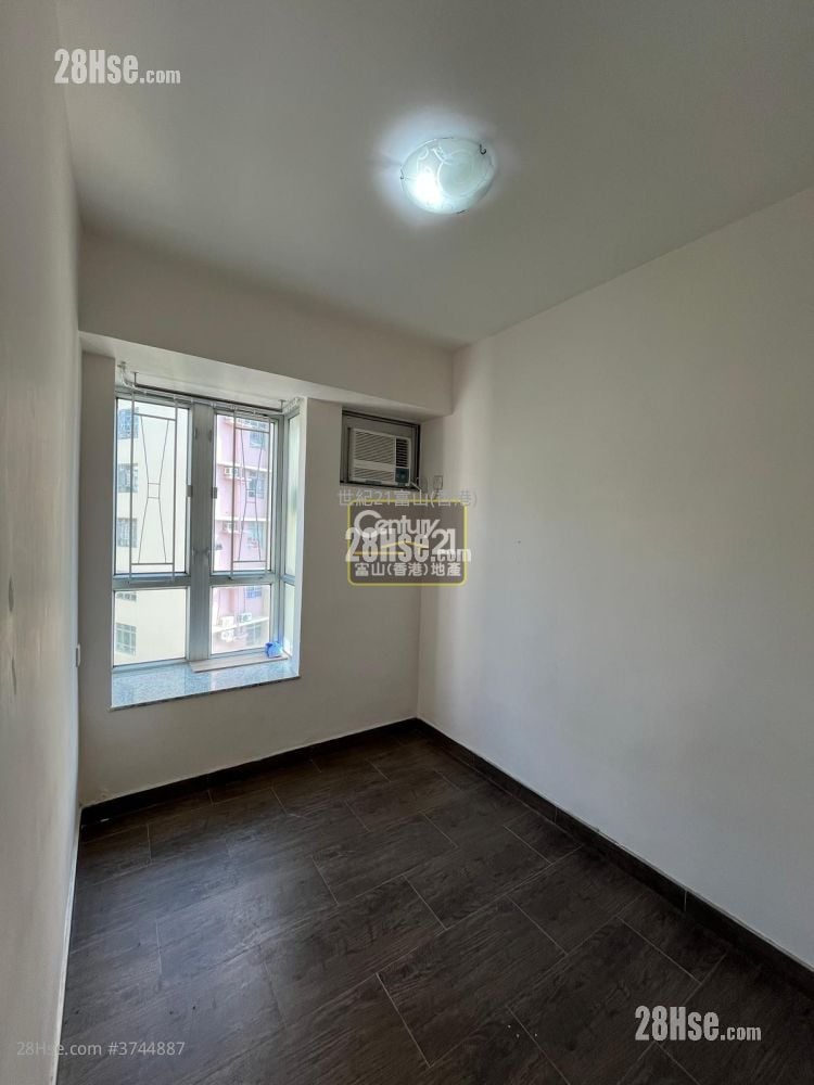 Wealth Garden Sell 2 Bedrooms , 1 Bathroom 474 ft²