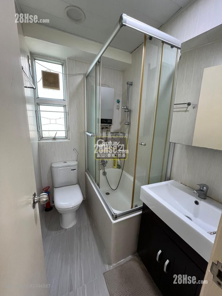 Wealth Garden Sell 2 Bedrooms , 1 Bathroom 474 ft²