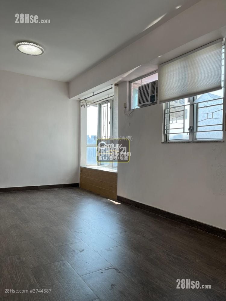 Wealth Garden Sell 2 Bedrooms , 1 Bathroom 474 ft²