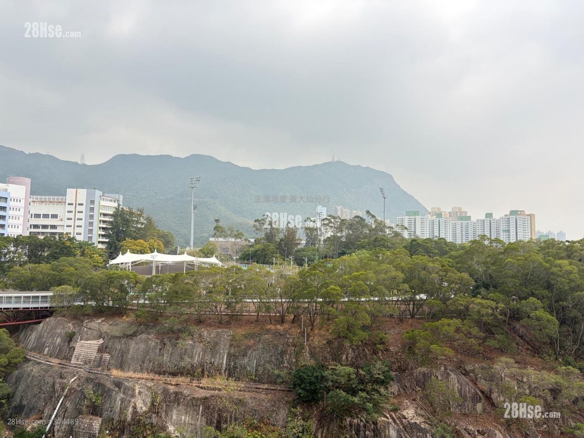 凤德邨 售盘 2 房 445 平方尺