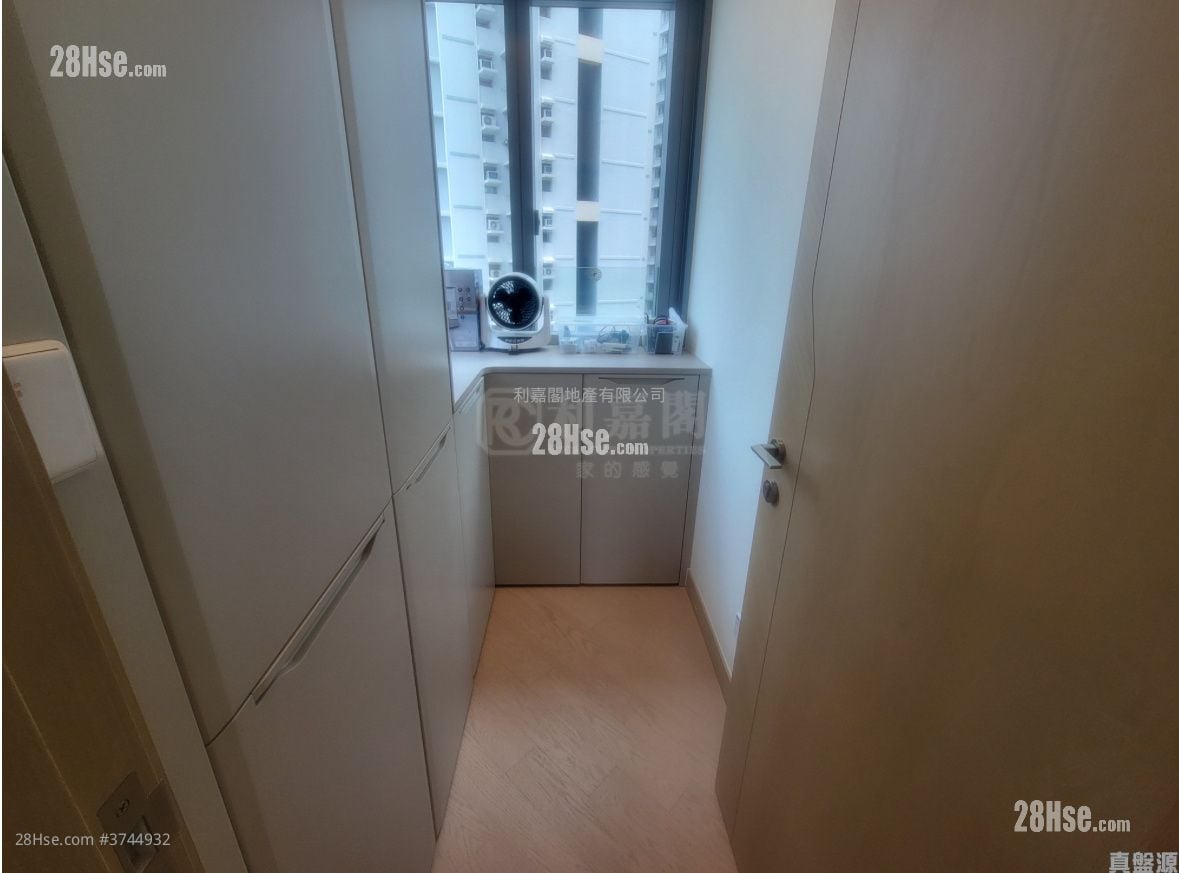 维港滙 售盘 2 房 597 平方尺