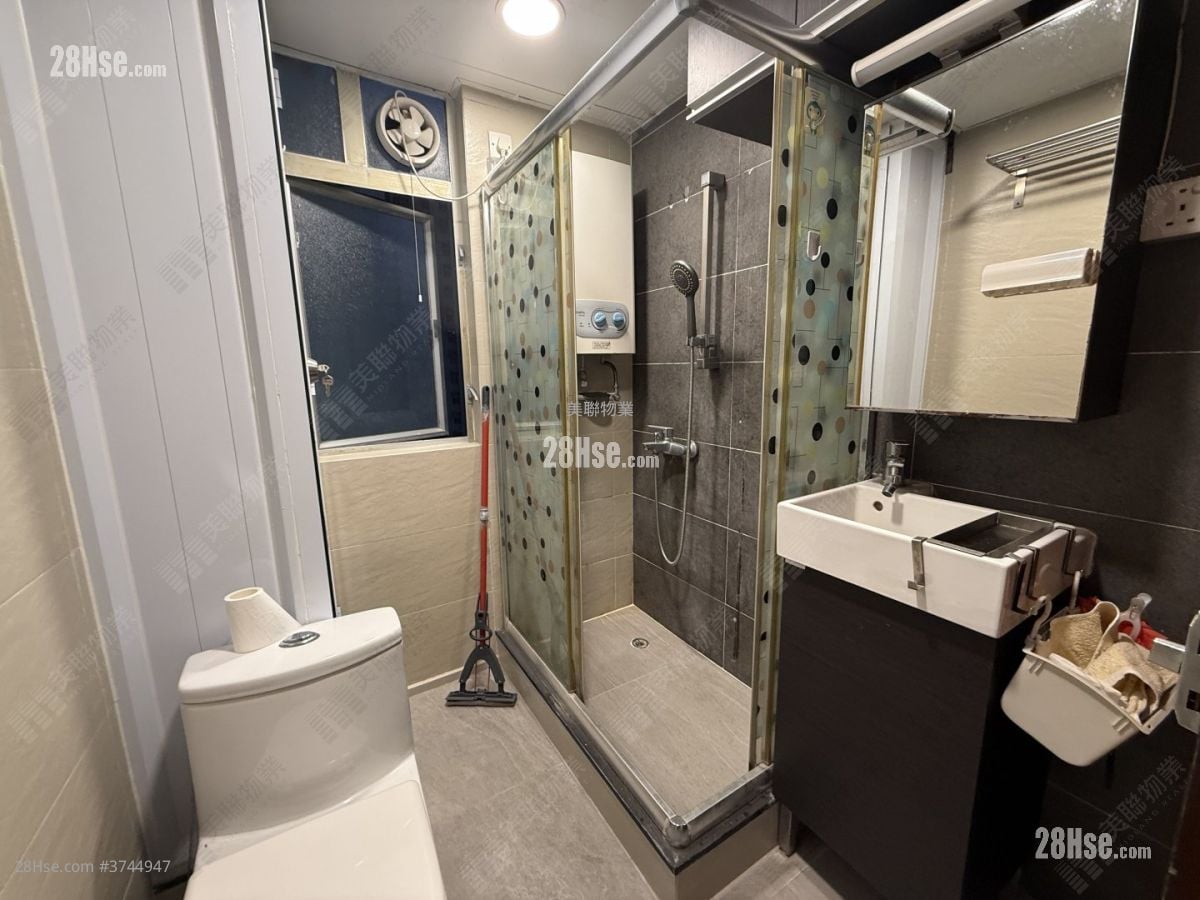 Ying Ming Court Sell 2 Bedrooms , 1 Bathroom 401 ft²
