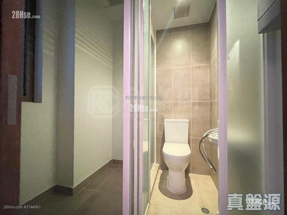 Lp10 Sell 4 Bedrooms 1,203 ft²