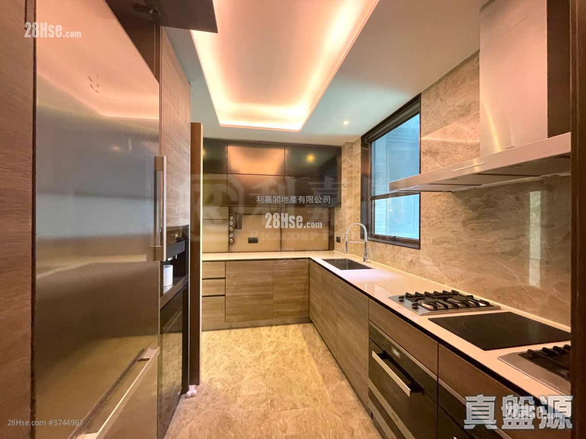 Lp10 Sell 4 Bedrooms 1,203 ft²