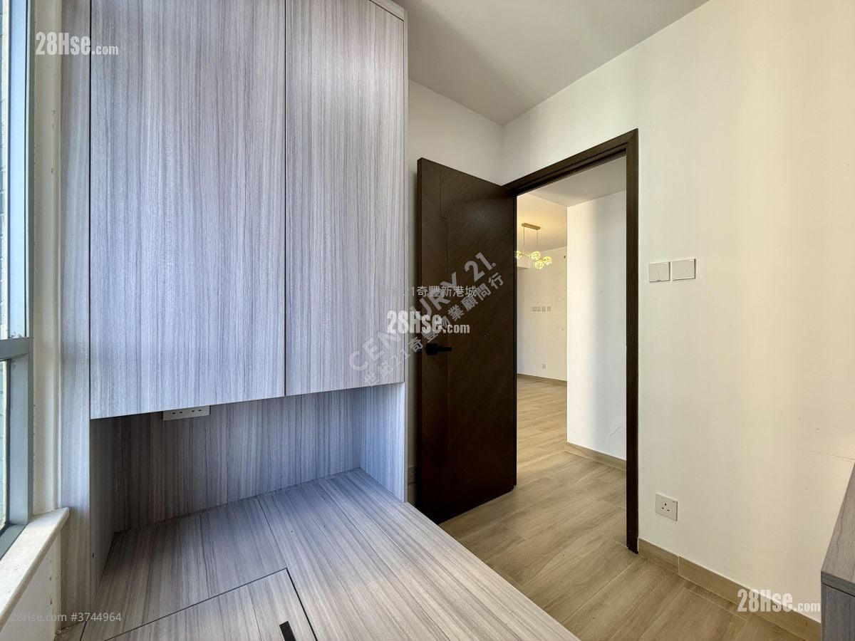 Kam Tai Court Sell 3 Bedrooms , 2 Bathrooms 650 ft²