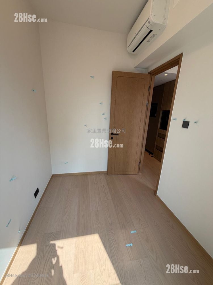 高临 租盘 1 房 , 1 浴室 269 平方尺