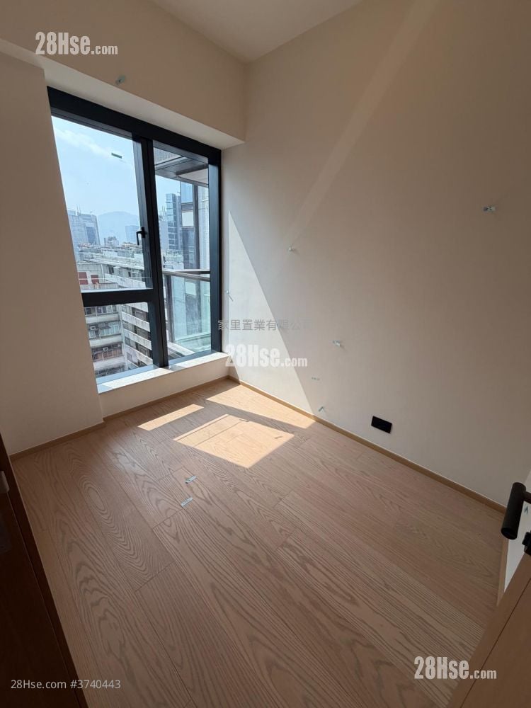 高临 租盘 1 房 , 1 浴室 269 平方尺