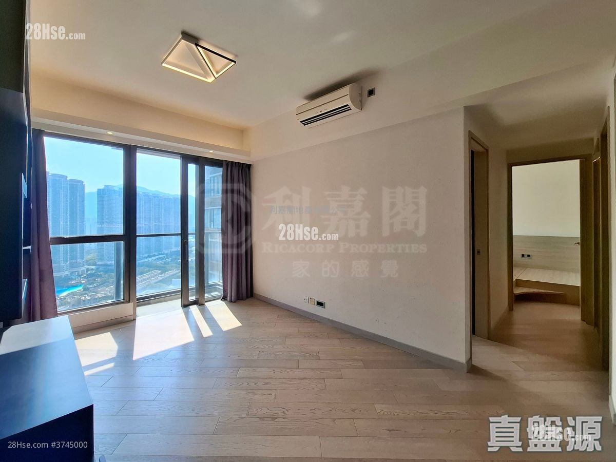 The Visionary Sell 714 ft²