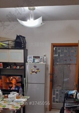 Fok Lin  Building Sell 3 Bedrooms 413 ft²