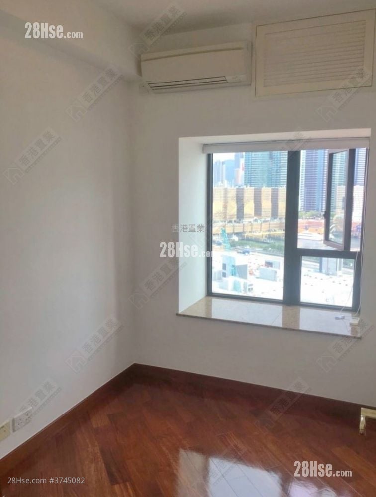 The Arch Sell 3 Bedrooms , 3 Bathrooms 840 ft²