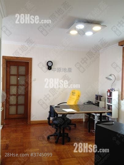 Telford Gardens Sell 2 Bedrooms , 1 Bathroom 517 ft²