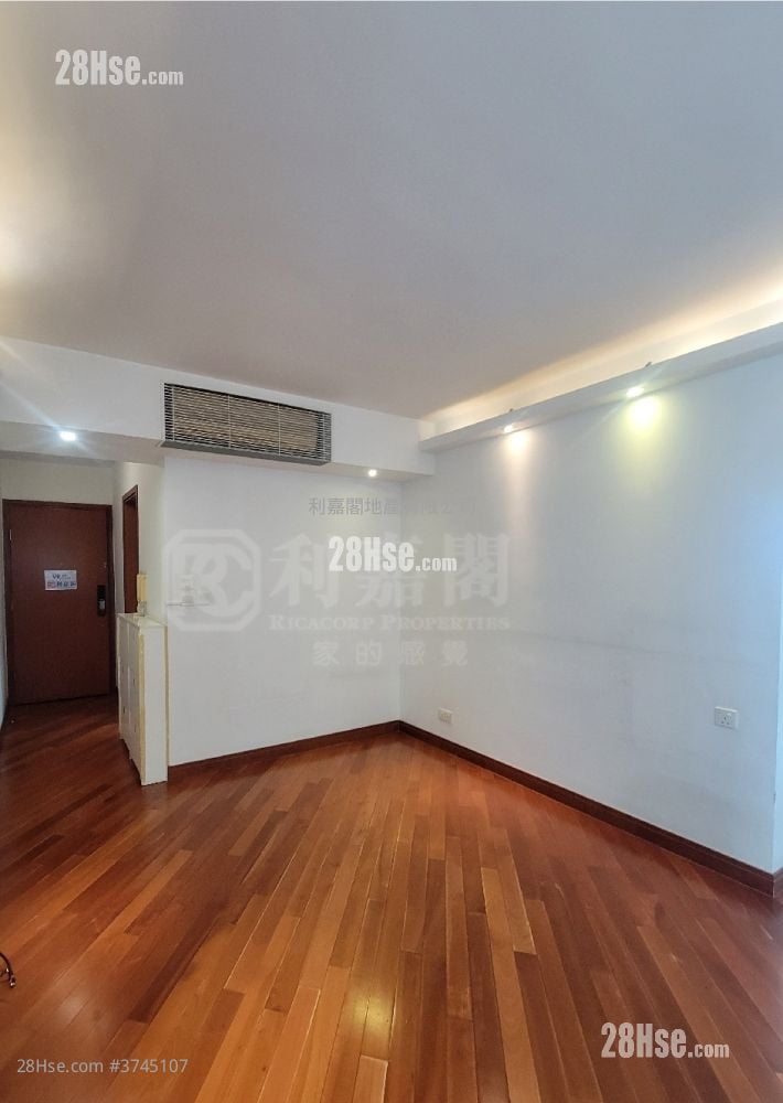 The Long Beach Sell 3 Bedrooms , 3 Bathrooms 790 ft²