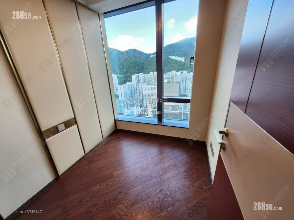 睿峰 售盤 2 房 438 平方呎