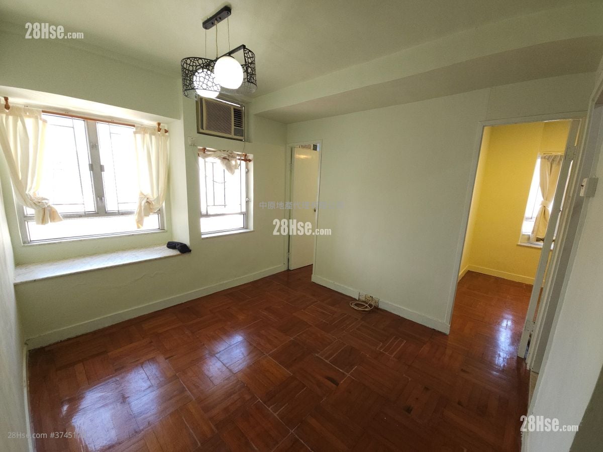 New Kwai Fong Gardens Sell 2 Bedrooms , 1 Bathroom 408 ft²