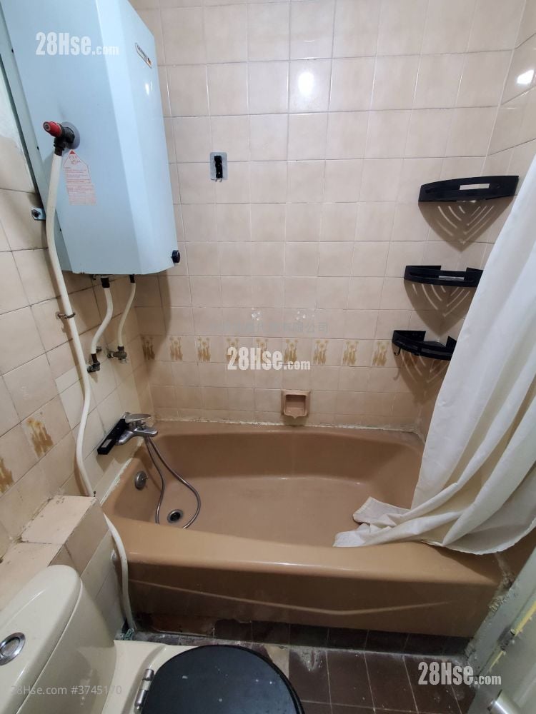 New Kwai Fong Gardens Sell 2 Bedrooms , 1 Bathroom 408 ft²