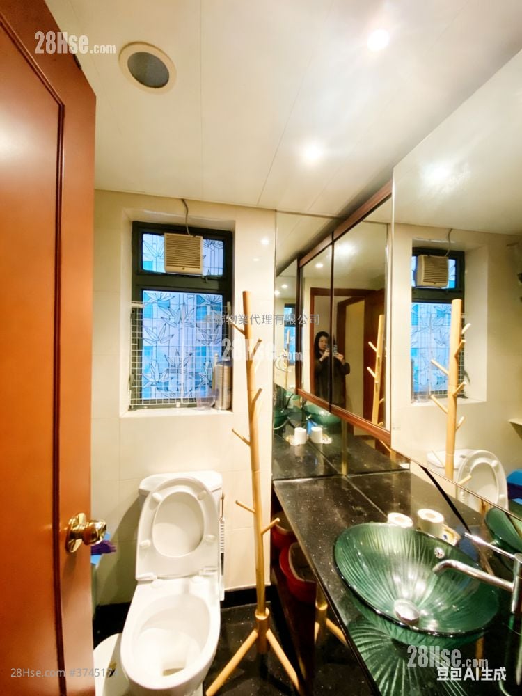 蔚蓝湾畔 售盘 2 房 510 平方尺