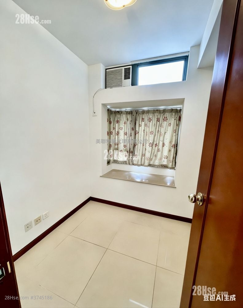 蔚藍灣畔 售盤 2 房 490 平方呎