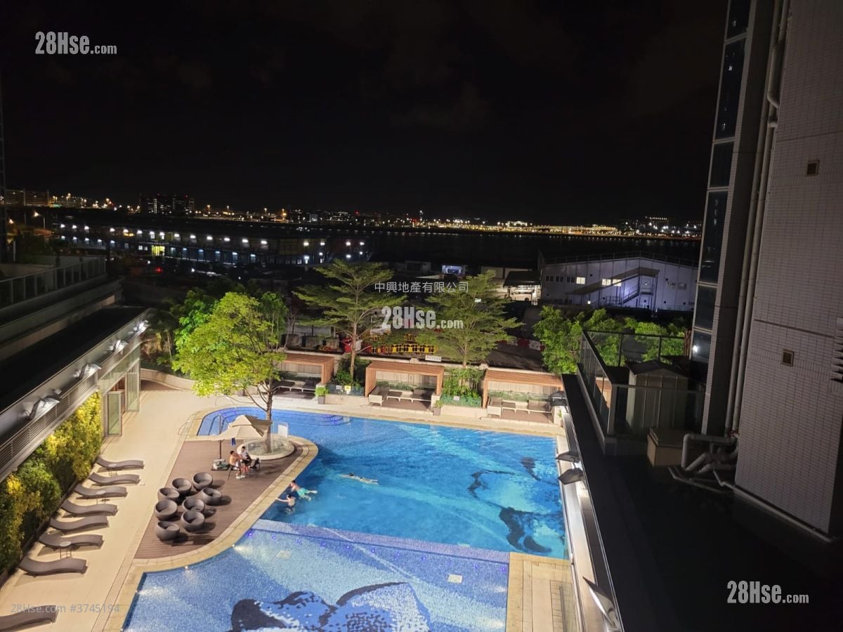 Century Link Rental 2 Bedrooms , 1 Bathroom 452 ft²