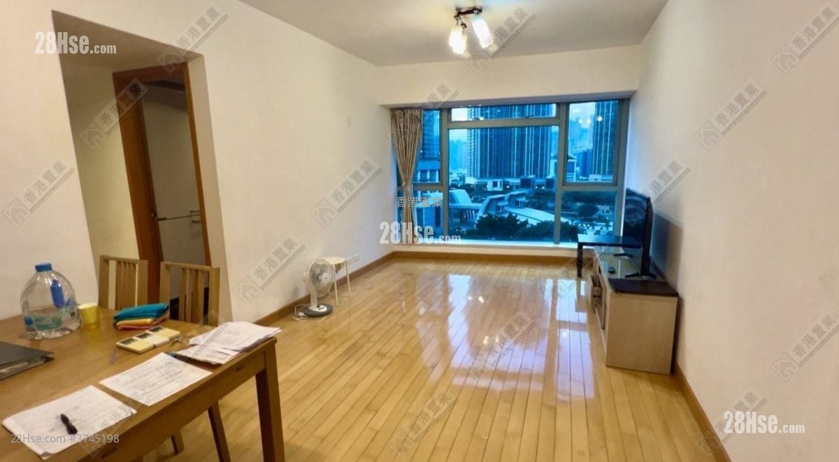 君临天下 售盘 2 房 , 1 浴室 743 平方尺