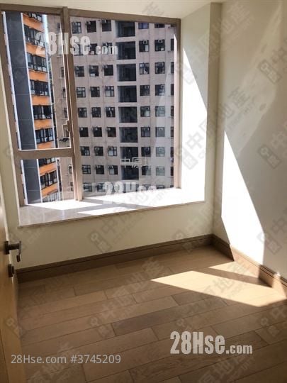 加多近山 售盤 3 房 , 2 浴室 915 平方呎