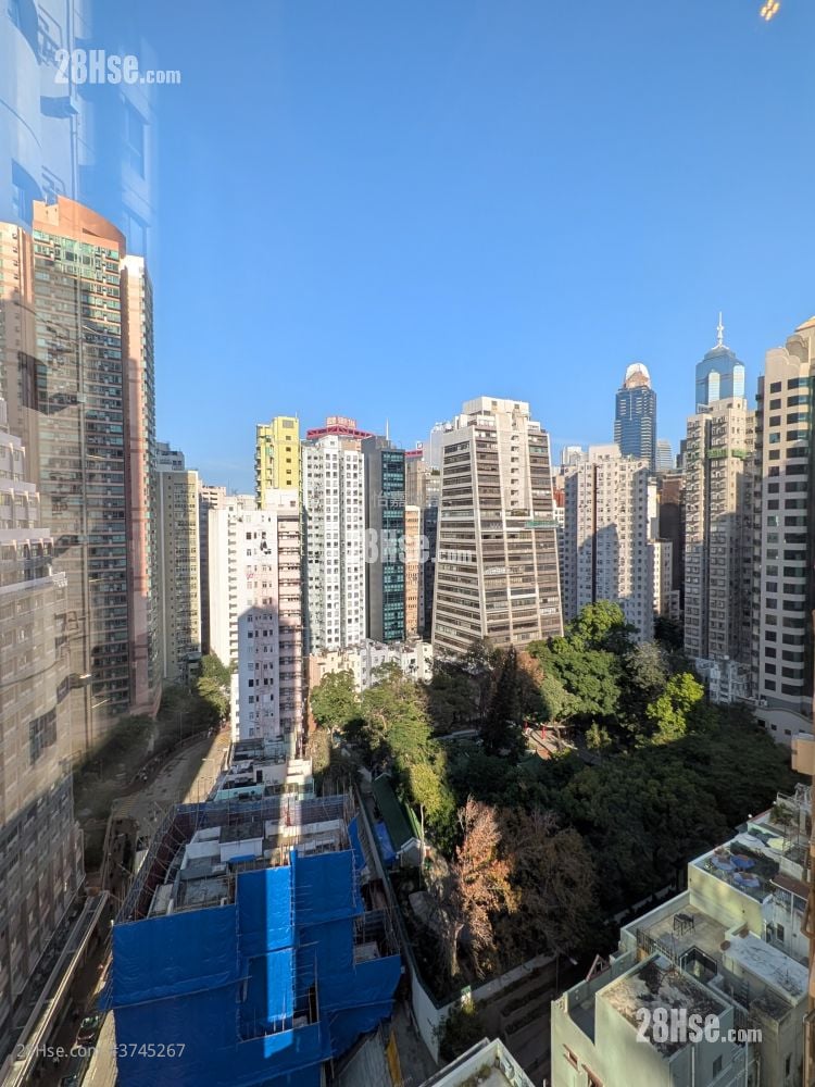 環球大廈 售盤 1 房 , 1 浴室 215 平方呎