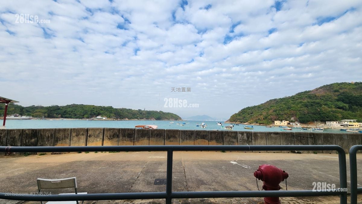 村屋 售盤 3 房 , 2 浴室 700 平方呎