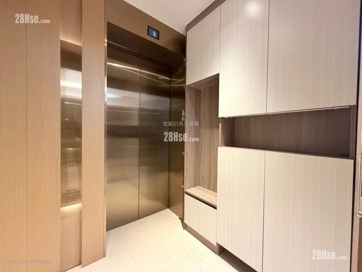 The Bloomsway Sell 5+ Bedrooms , 5+ Bathrooms 1,259 ft²