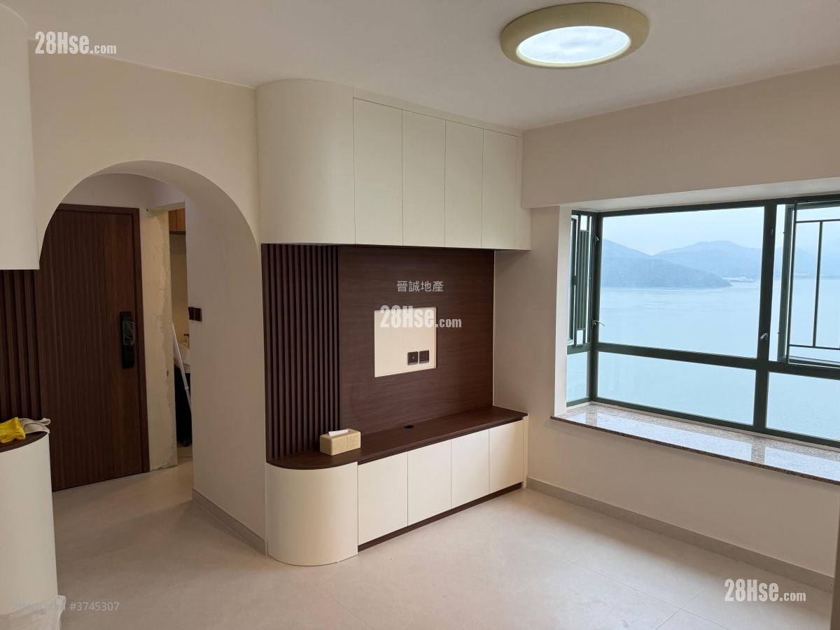 Sea Crest Villa Sell 3 Bedrooms , 2 Bathrooms 614 ft²