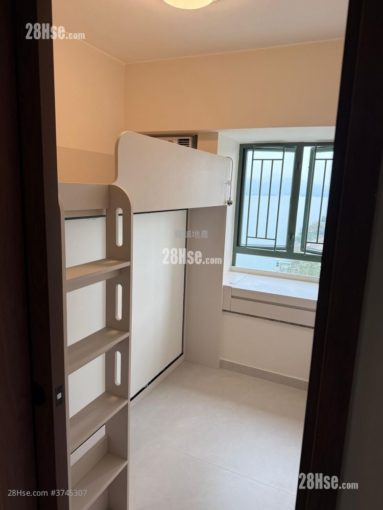 Sea Crest Villa Sell 3 Bedrooms , 2 Bathrooms 614 ft²