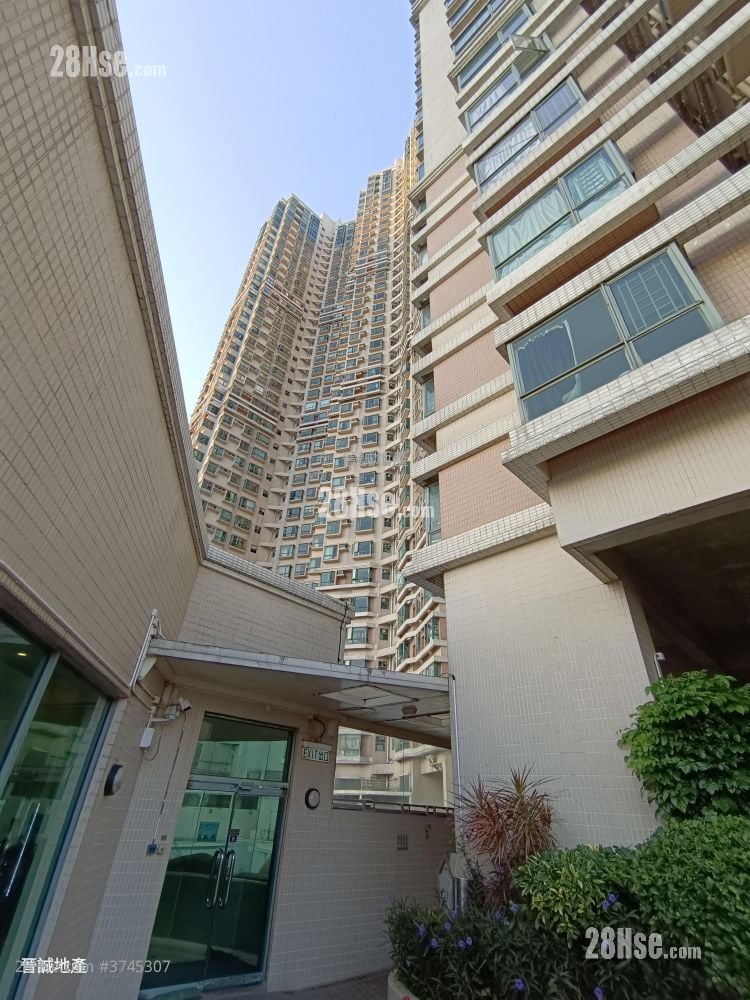 Sea Crest Villa Sell 3 Bedrooms , 2 Bathrooms 614 ft²