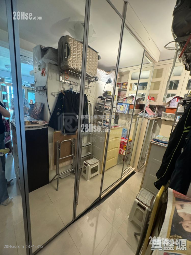 美孚新邨 售盤 3 房 , 2 浴室 706 平方呎