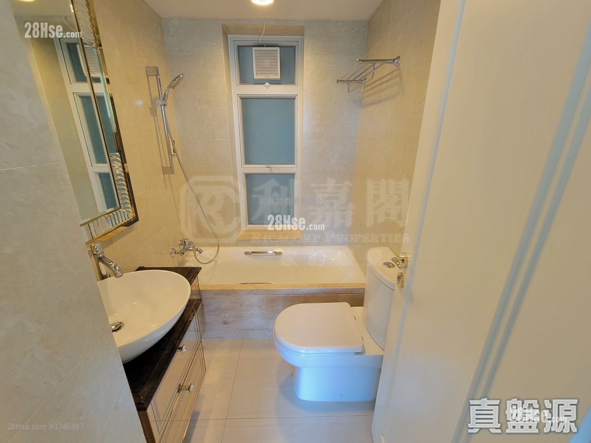 緻藍天 租盤 4 房 , 3 浴室 943 平方呎