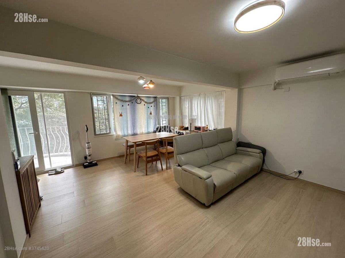 Lok Lo Ha Village Sell 2 Bedrooms , 1 Bathroom 700 ft²