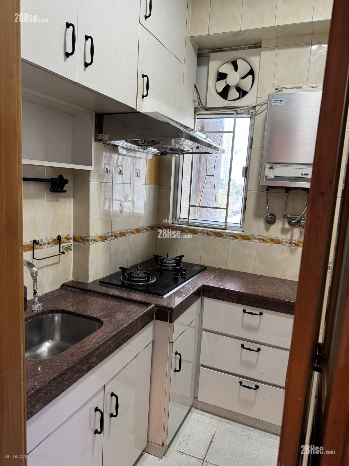 八号花园 售盘 2 房 , 1 浴室 438 平方尺