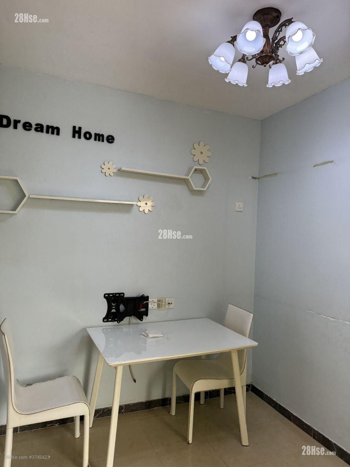 八号花园 售盘 2 房 , 1 浴室 438 平方尺