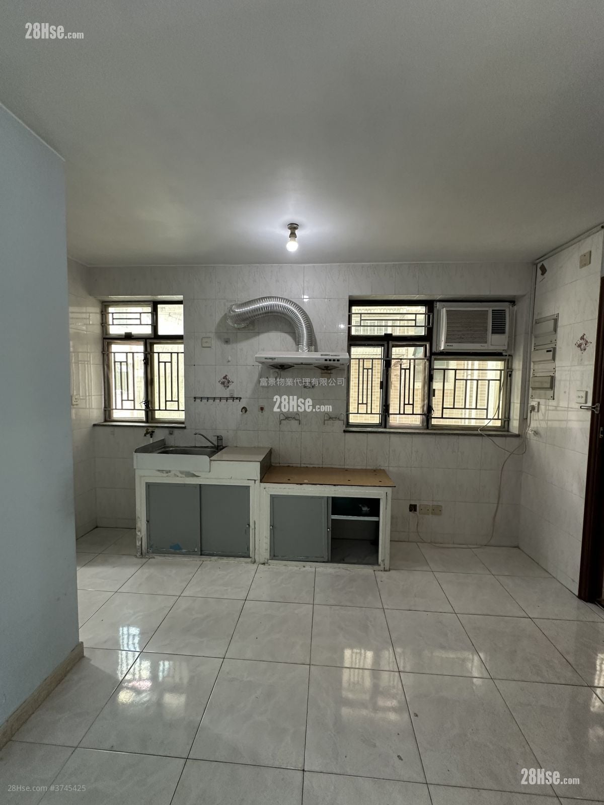 Kei Lun Wai Rental 2 Bedrooms , 1 Bathroom 320 ft²